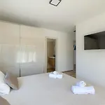 Brand New Leny With Heated Pool