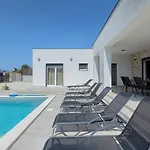 Villa Brand New Leny With Heated Pool *