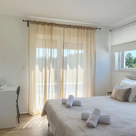 Вилла Brand New Leny With Heated Pool