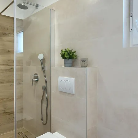Villa Brand New Leny With Heated Pool *