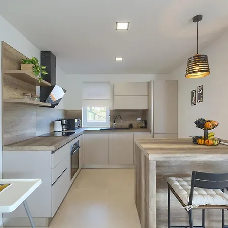 Brand New Leny With Heated Pool Villa *