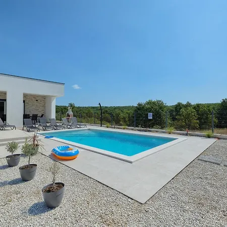 Brand New Leny With Heated Pool Vodnjan
